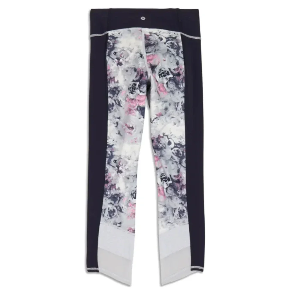 Women's lululemon If You'Re Lucky Crop Size 6 - Picture 2 of 3